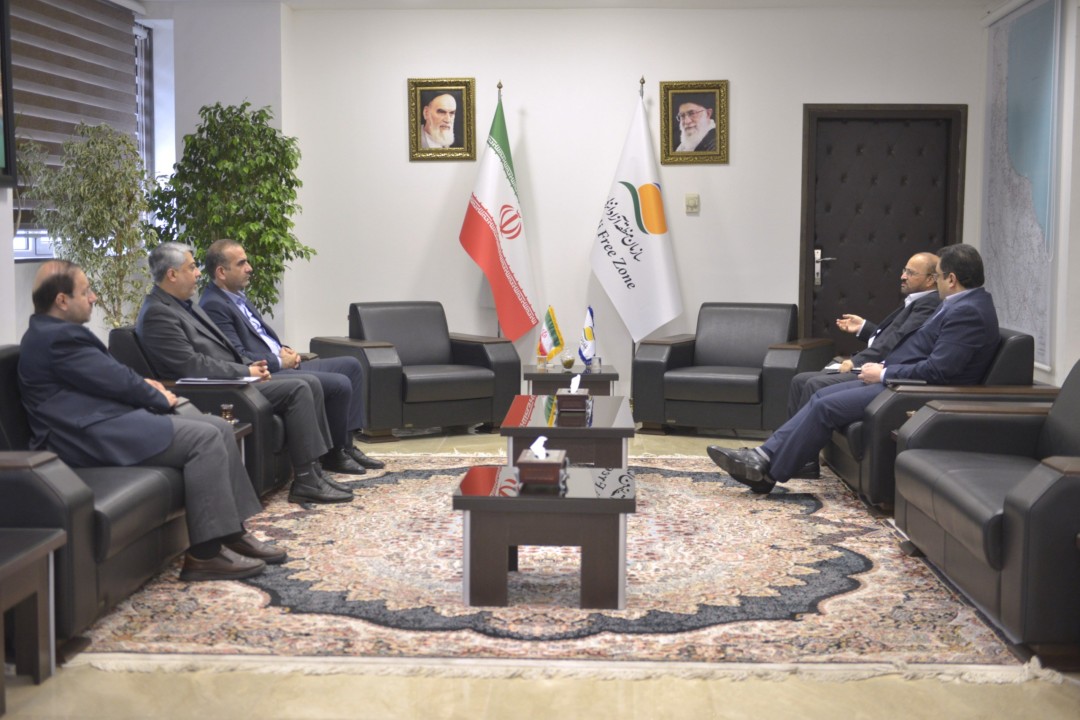 دیدار ناظر گمركات استان گیلان با مدیرعامل سازمان منطقه آزاد انزلی دیدار ناظر گمركات استان گیلان با مدیرعامل سازمان منطقه آزاد انزلی