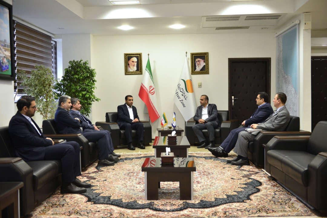 دیدار هیأت مدیره مركز كارشناسان رسمی دادگستری استان گیلان با مدیرعامل سازمان منطقه آزاد انزلی دیدار هیأت مدیره مركز كارشناسان رسمی دادگستری استان گیلان با مدیرعامل سازمان منطقه آزاد انزلی