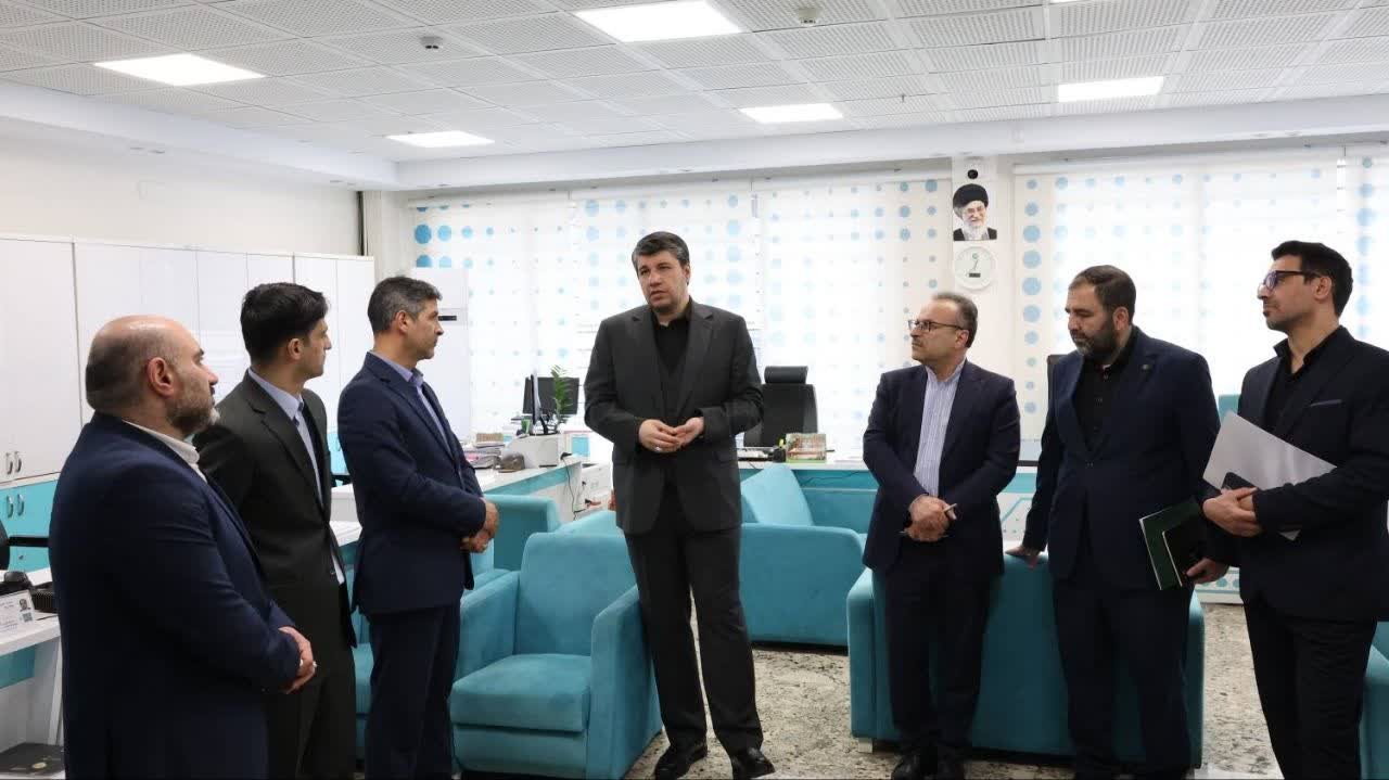 بازدید مدیرعامل بانک از شعبه سعادت آباد